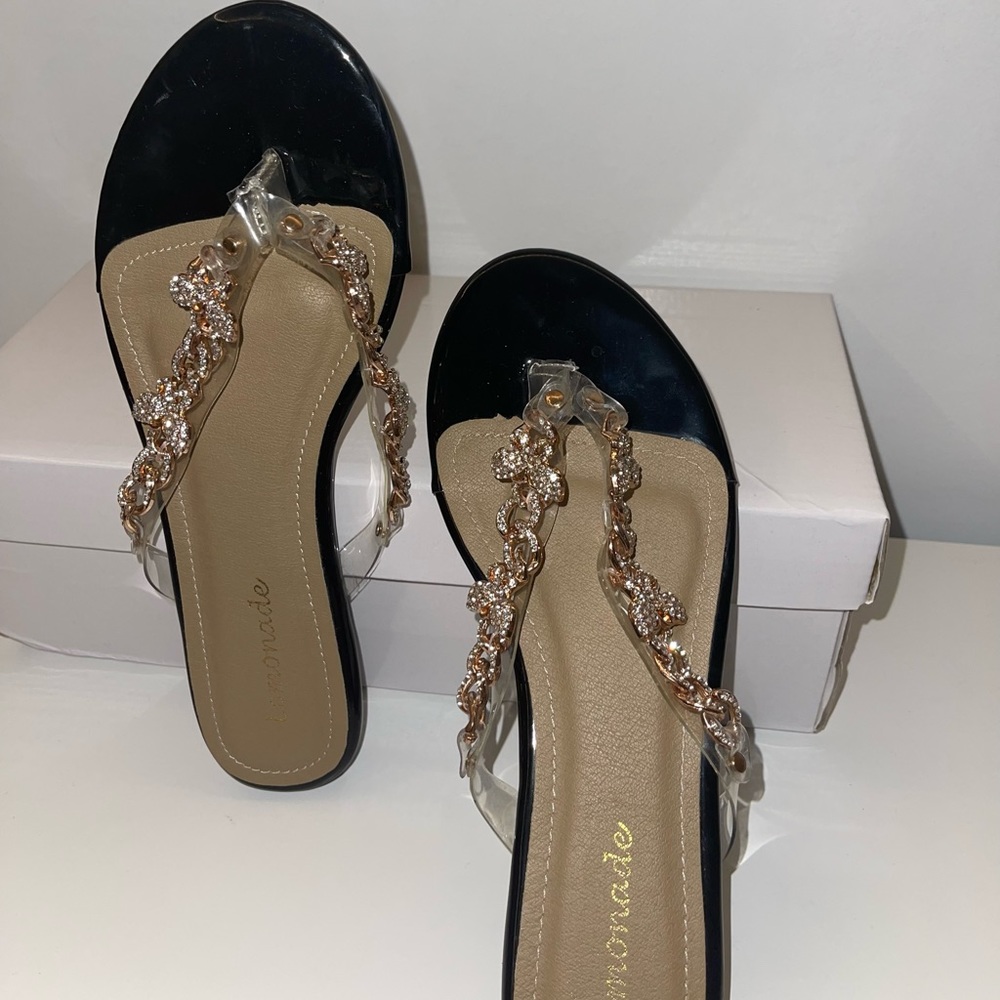Vonny butterfly thong sandals in black